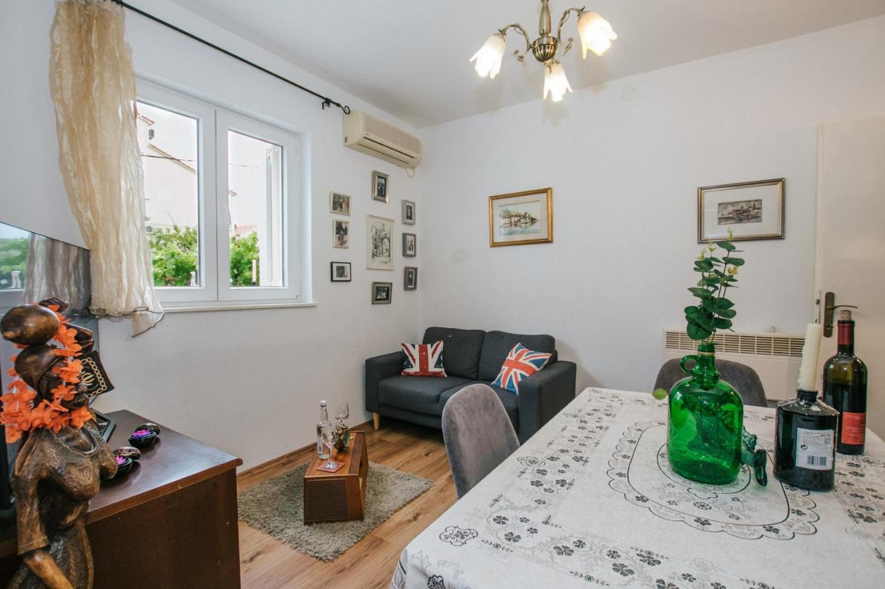 Apartman Bagattino-Trogir Near Old Town Exterior photo